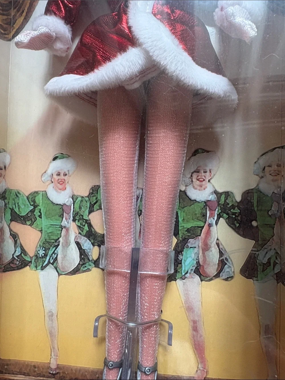 RADIO CITY CHRISTMAS ROCKETTES BARBIE STYLE DOLL #936008 RED SANTA OUTFIT